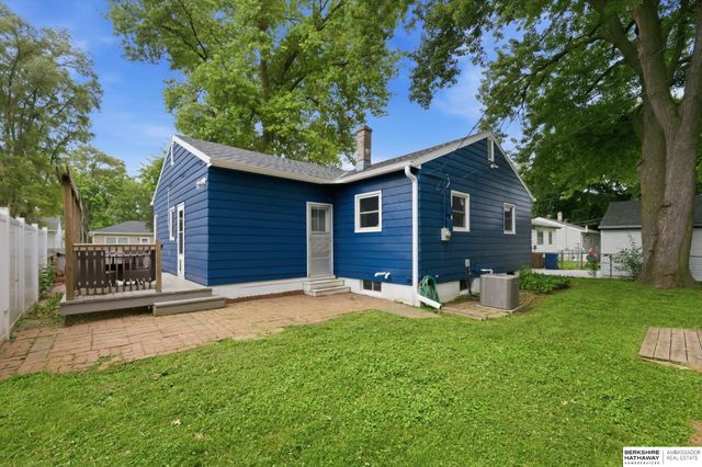 904 Hopkins Drive, Bellevue, NE 68005