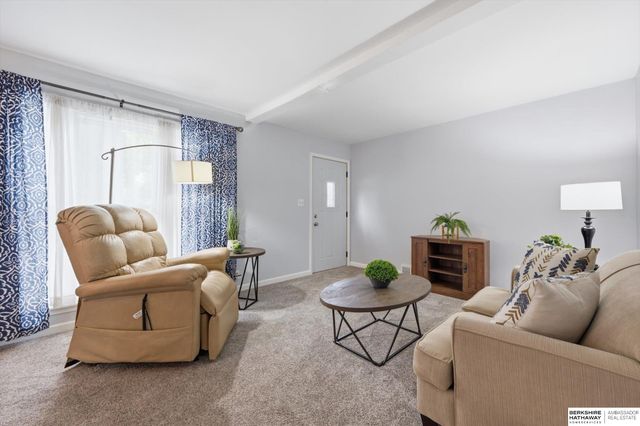 904 Hopkins Drive, Bellevue, NE 68005