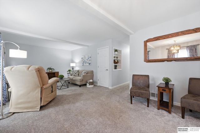 904 Hopkins Drive, Bellevue, NE 68005
