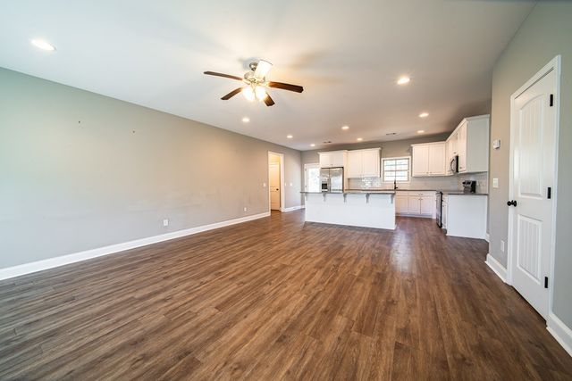 402 Lee Road 2203, Phenix City, AL 36870