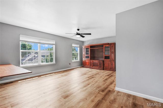 437 Valley Oaks Drive, Wentzville, MO 63385