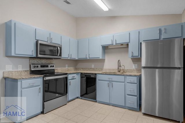 1016 Farr Court, Hinesville, GA 31313