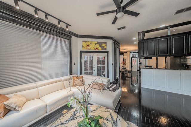 619 Lochngreen Trail, Arlington, TX 76012