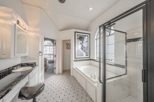 619 Lochngreen Trail, Arlington, TX 76012