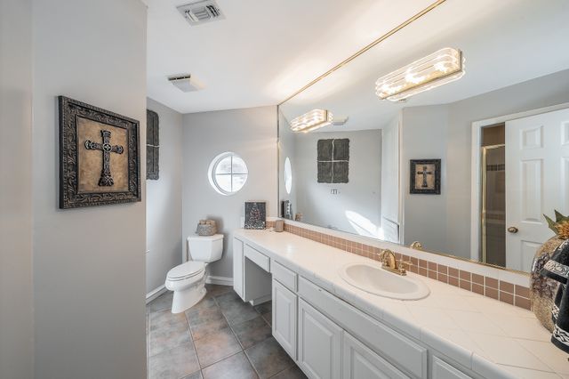 619 Lochngreen Trail, Arlington, TX 76012