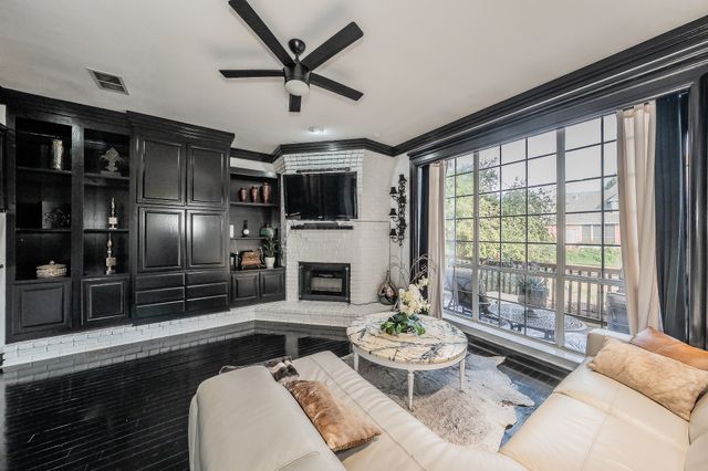 619 Lochngreen Trail, Arlington, TX 76012