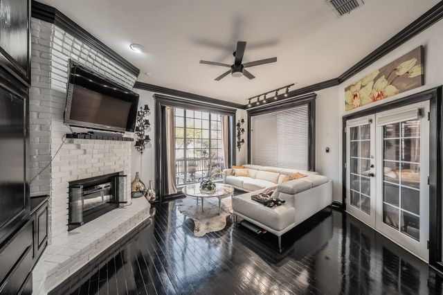 619 Lochngreen Trail, Arlington, TX 76012