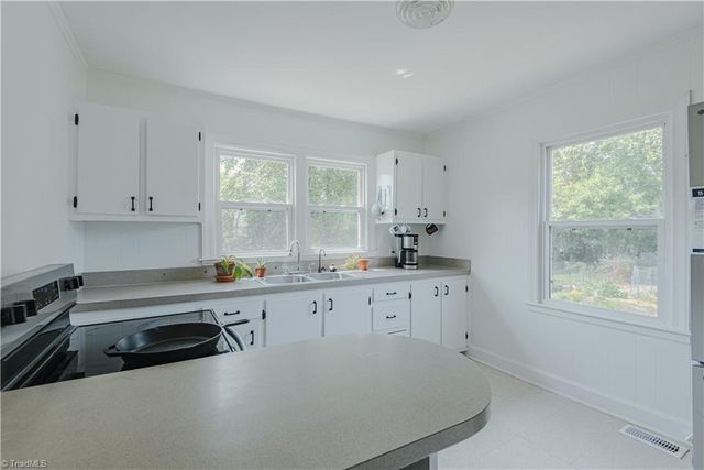 1326 Stonewall Avenue, Burlington, NC 27217