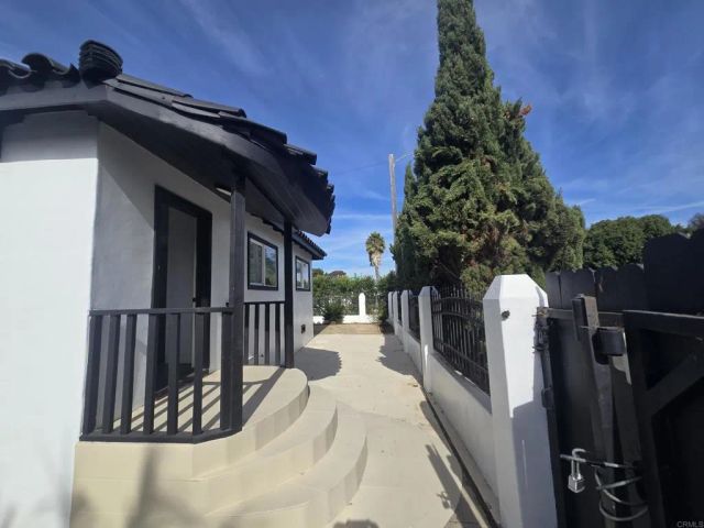 1303 Center Avenue, Oceanside, CA 92054