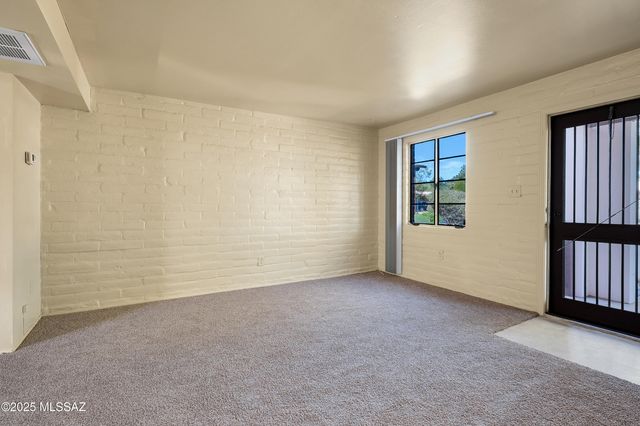 341 W Camino Penasco Apt B, Green Valley, AZ 85614