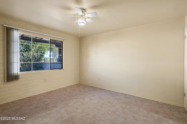 341 W Camino Penasco Apt B, Green Valley, AZ 85614