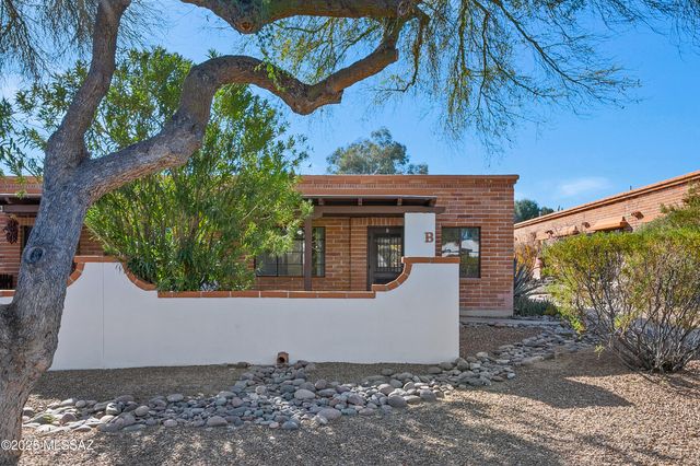 341 W Camino Penasco Apt B, Green Valley, AZ 85614