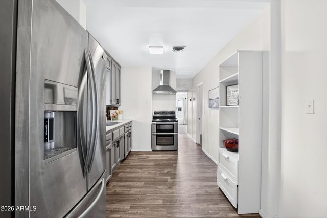 1011 E 3RD Avenue, Mesa, AZ 85204