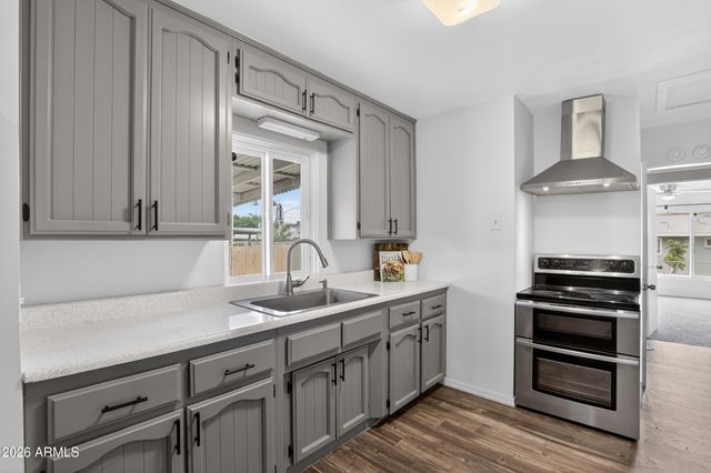 1011 E 3RD Avenue, Mesa, AZ 85204