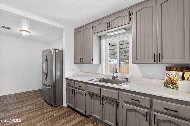 1011 E 3RD Avenue, Mesa, AZ 85204