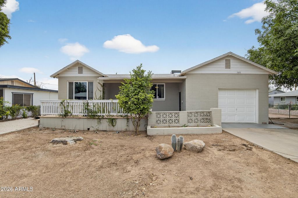 1011 E 3RD Avenue, Mesa, AZ 85204