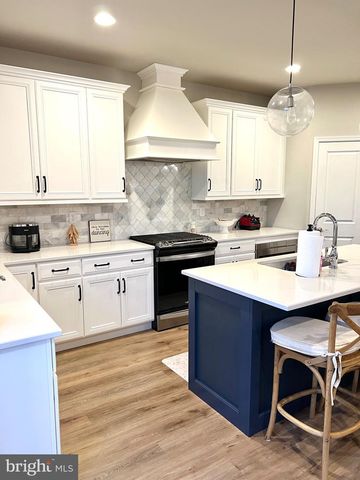 106 CHARLES LN, Harleysville, PA 19438