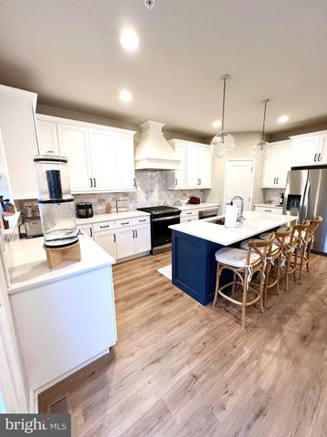 106 CHARLES LN, Harleysville, PA 19438