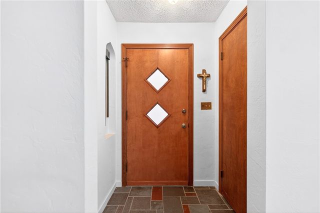 21 Boyka Dr, Finleyville, PA 15332