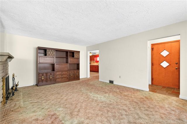 21 Boyka Dr, Finleyville, PA 15332