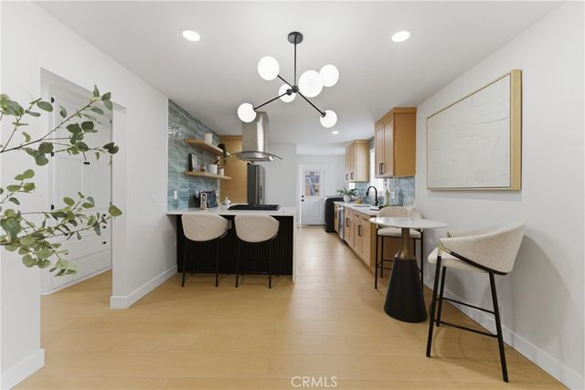 2010 Golden, Long Beach, CA 90806