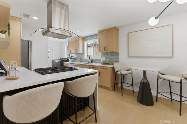 2010 Golden, Long Beach, CA 90806