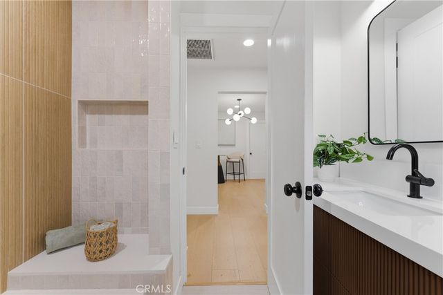 2010 Golden, Long Beach, CA 90806