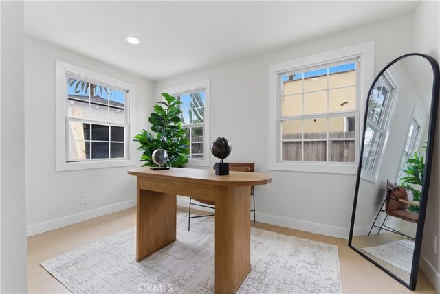 2010 Golden, Long Beach, CA 90806