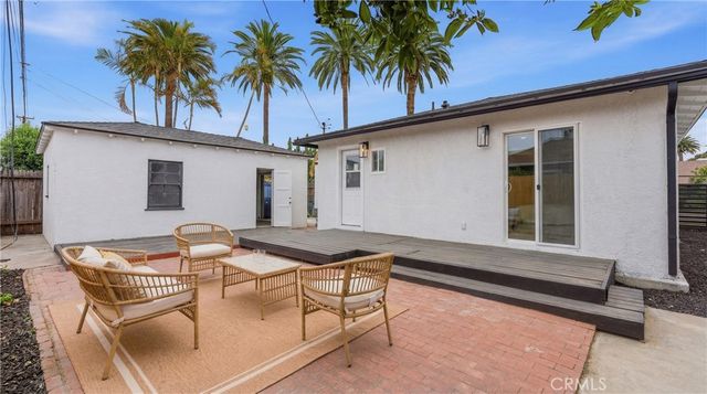 2010 Golden, Long Beach, CA 90806