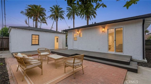 2010 Golden, Long Beach, CA 90806