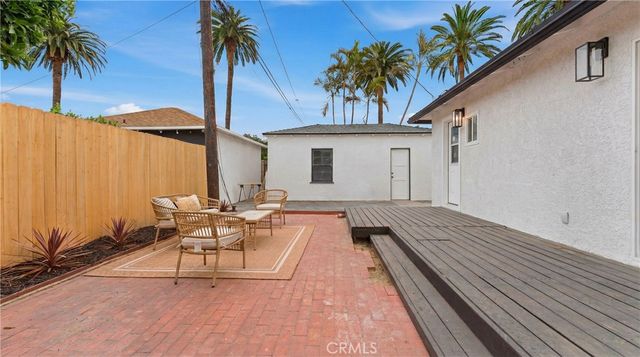 2010 Golden, Long Beach, CA 90806