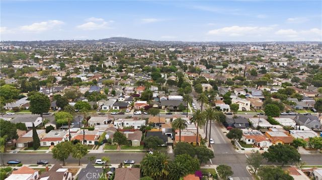 2010 Golden, Long Beach, CA 90806