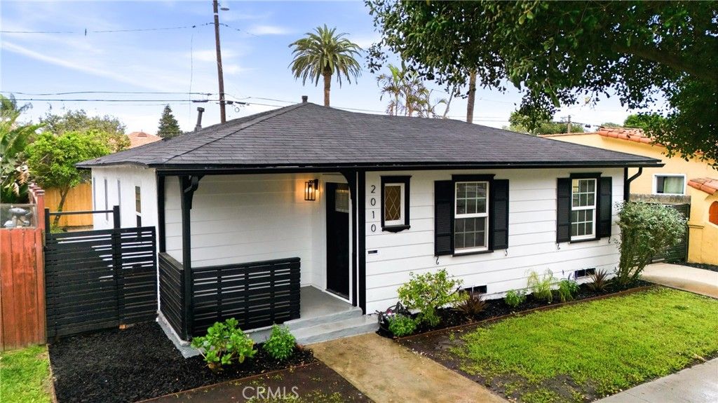 2010 Golden, Long Beach, CA 90806