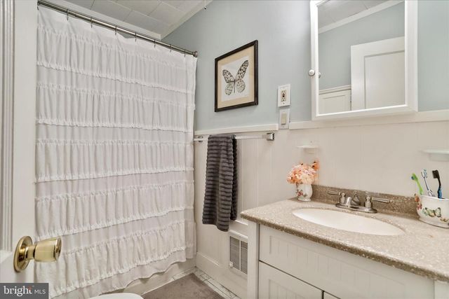 515 GLOYD LN, Great Cacapon, WV 25422