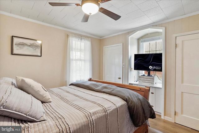 515 GLOYD LN, Great Cacapon, WV 25422