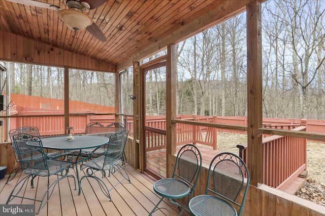 515 GLOYD LN, Great Cacapon, WV 25422