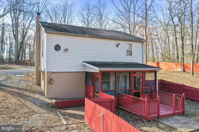 515 GLOYD LN, Great Cacapon, WV 25422