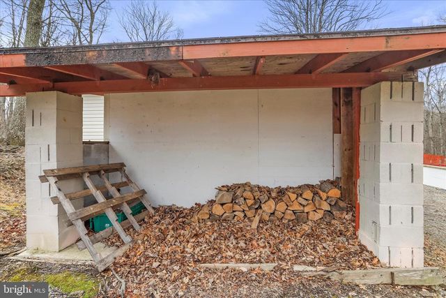 515 GLOYD LN, Great Cacapon, WV 25422