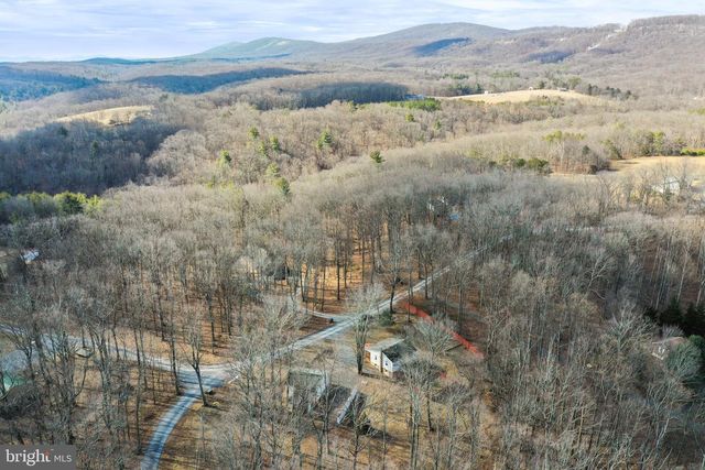 515 GLOYD LN, Great Cacapon, WV 25422