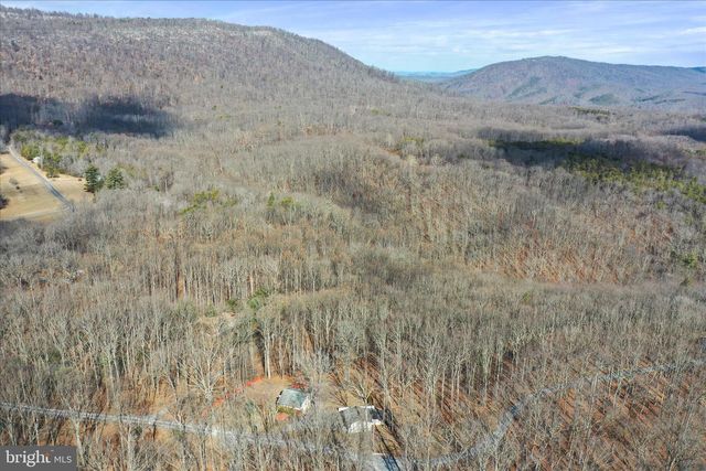 515 GLOYD LN, Great Cacapon, WV 25422