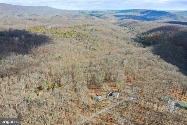 515 GLOYD LN, Great Cacapon, WV 25422