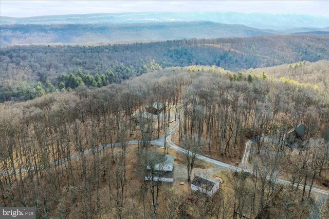 515 GLOYD LN, Great Cacapon, WV 25422