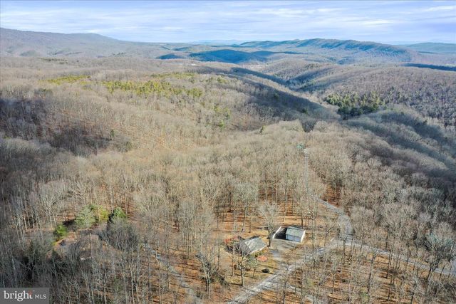 515 GLOYD LN, Great Cacapon, WV 25422