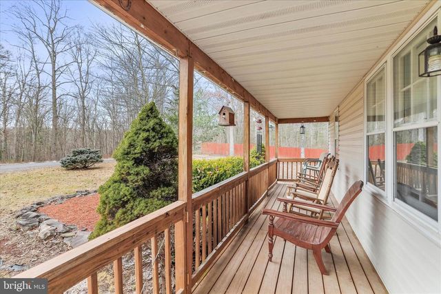 515 GLOYD LN, Great Cacapon, WV 25422