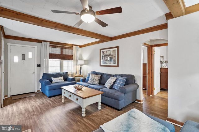 515 GLOYD LN, Great Cacapon, WV 25422