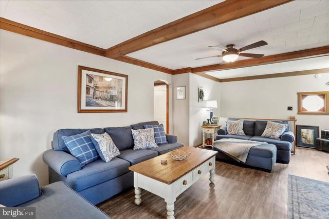 515 GLOYD LN, Great Cacapon, WV 25422