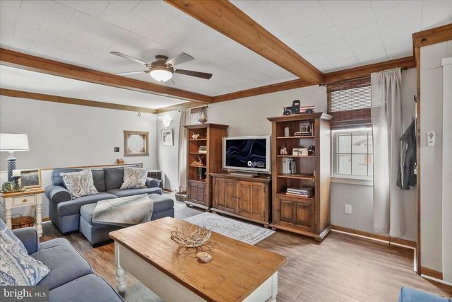 515 GLOYD LN, Great Cacapon, WV 25422