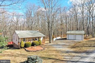 515 GLOYD LN, Great Cacapon, WV 25422