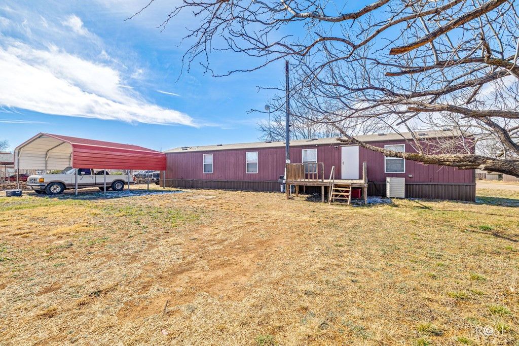 Image 18 of property listing at 10290 Cottontail Lane, San Angelo, TX 76903