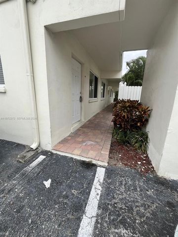 1856 NE 46th St F4, Fort Lauderdale, FL 33308